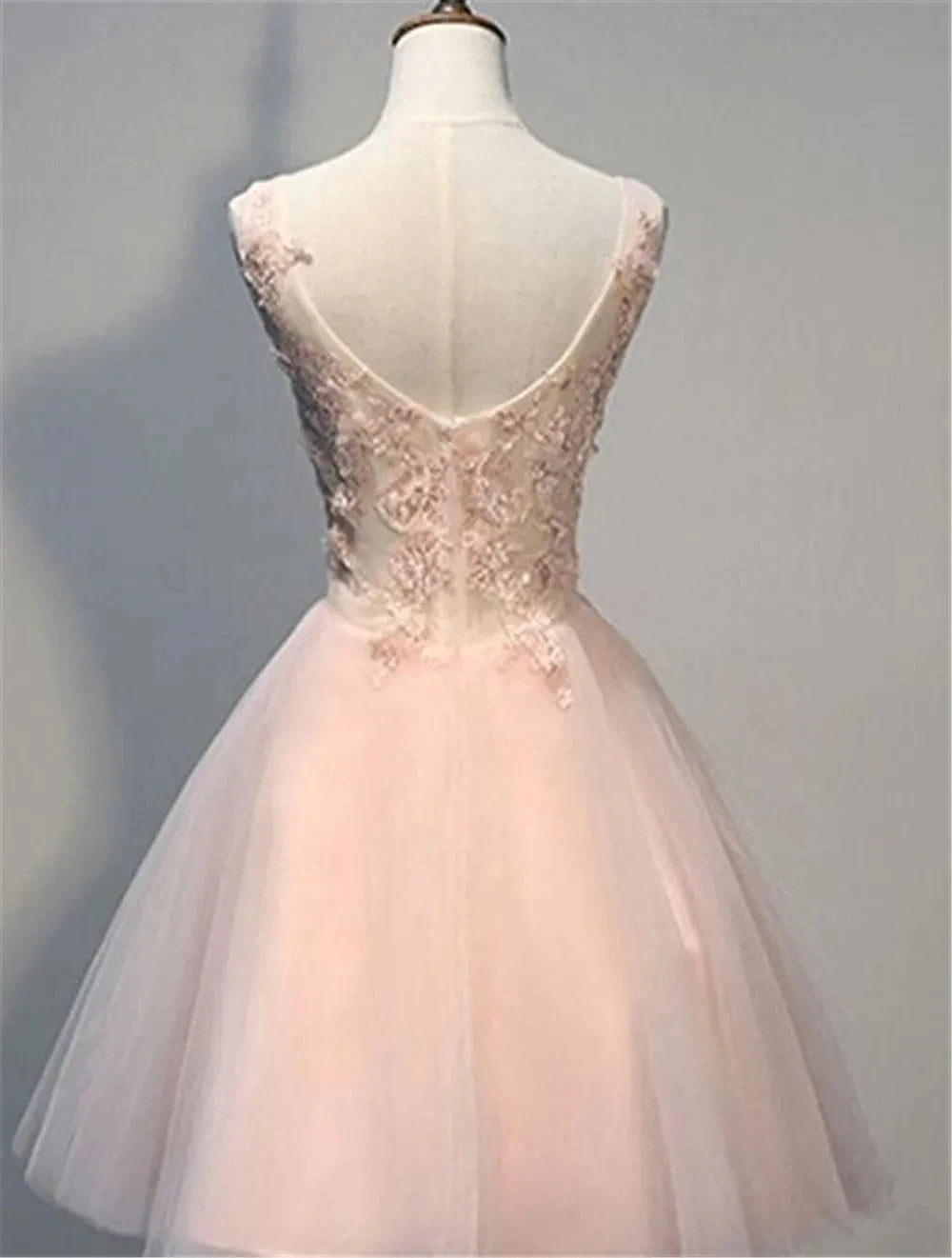 Fashion V Neck Lace Appliques A line Tulle Short Prom Party Gowns Formal Occasion Dress Cocktail