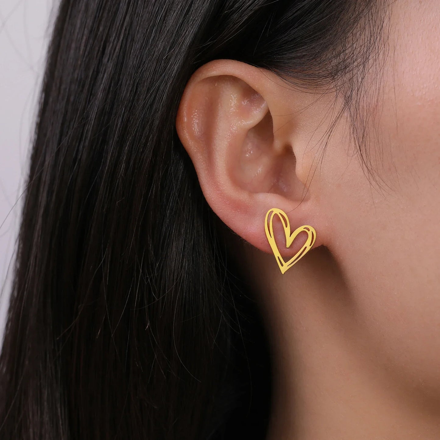 Skyrim Kpop Heart Stud Earrings f