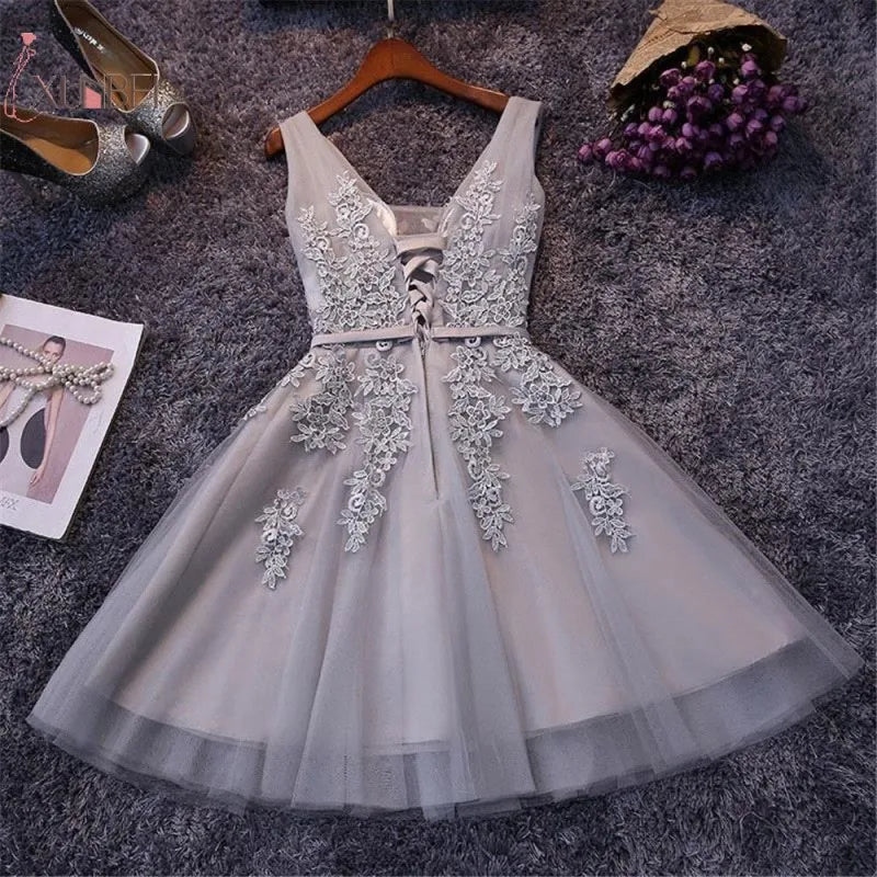 Silver Tulle Short Prom Dress Sexy Women V Neck Sleeveless Lace Applique A Line Backless Evening Party Dresses Cocktail Gown